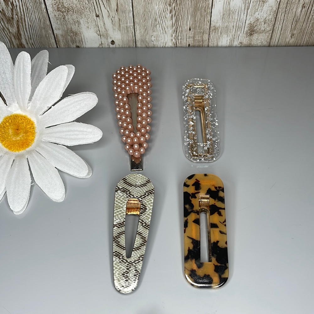 NWOT, Hair Clips